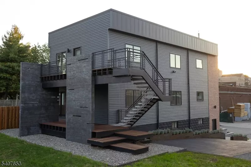 Belleville Twp., NJ 07109,246 Cortlandt St #2