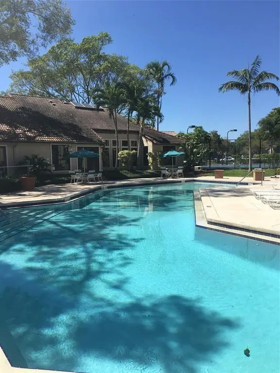 Pompano Beach, FL 33069,4521 W Mcnab Rd #19