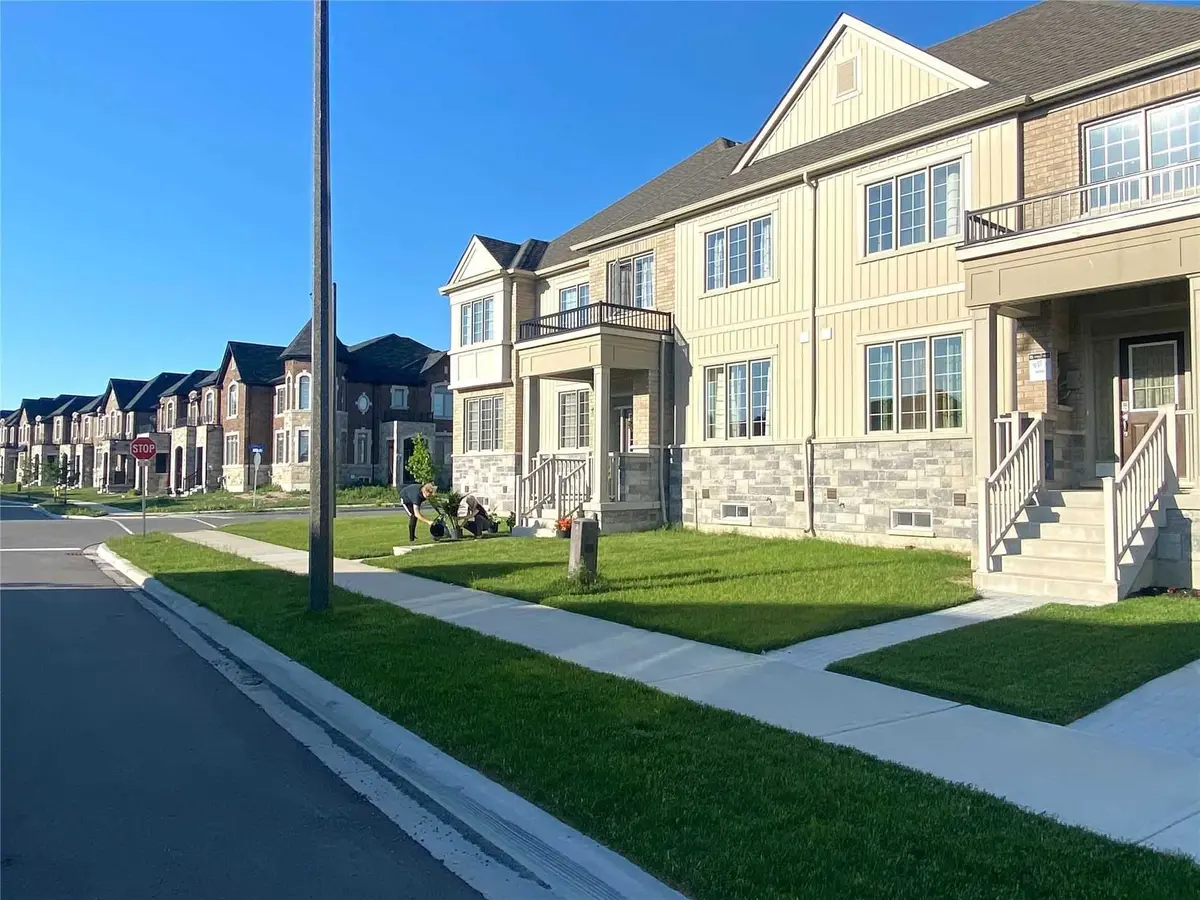 East Gwillimbury, ON L9N 0P1,33 Carratuck ST