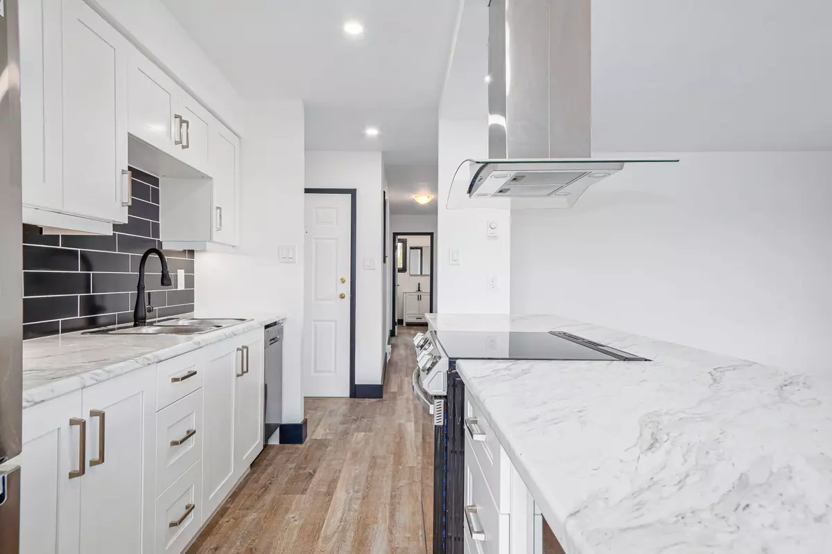 Collingwood, ON L9Y 2M3,250 HURONTARIO ST #2