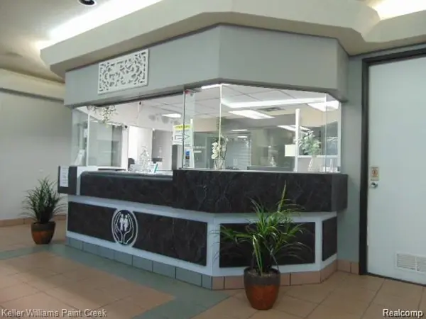 Farmington Hills, MI 48334,30000 ORCHARD LAKE RD