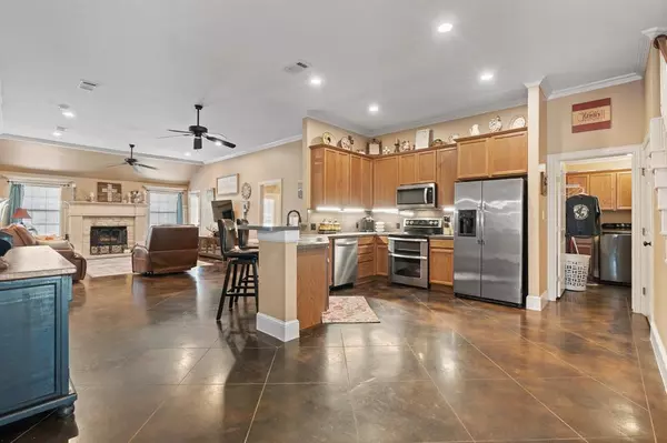 Burleson, TX 76028,2916 Shoreline Drive