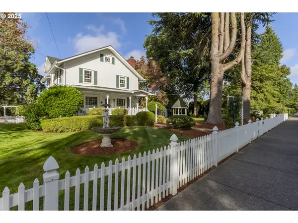 Ridgefield, WA 98642,803 N MAIN AVE