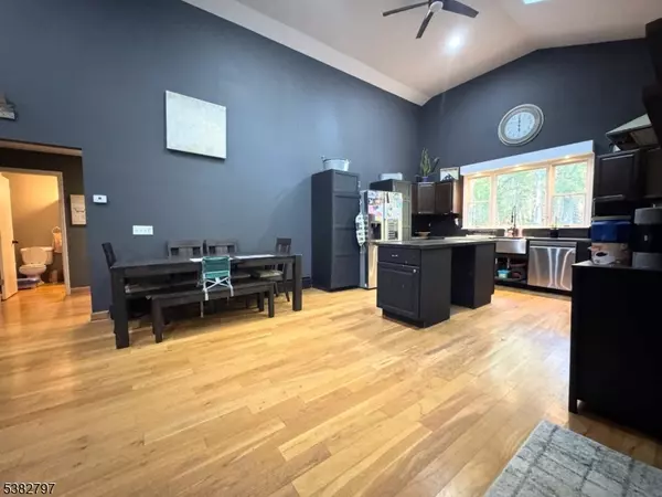 Sandyston Twp., NJ 07826,11 Hirams Grove Rd