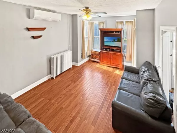 Phillipsburg Town, NJ 08865,63 Harris St