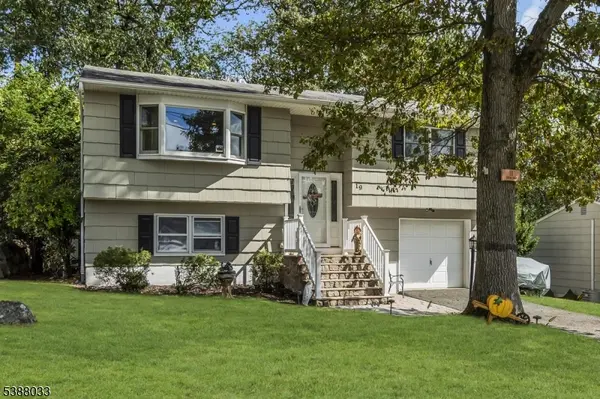 19 Squire Rd, Hopatcong Boro, NJ 07843