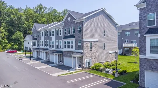 9 Mccluskey Pl, Morris Plains Boro, NJ 07950