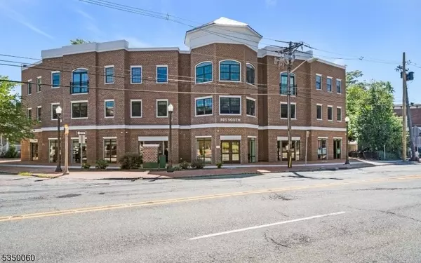 Westfield Town, NJ 07090,501 South Ave #208