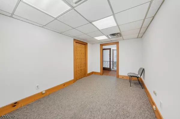 Somerville Boro, NJ 08876,150 W End Ave