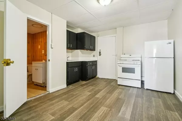 Paterson City, NJ 07501,196 Beech St