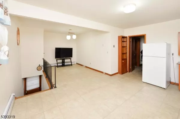 Hawthorne Boro, NJ 07506,91 Mawhinney Ave