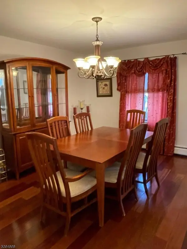 West Milford Twp., NJ 07480,24 Alpine Ln