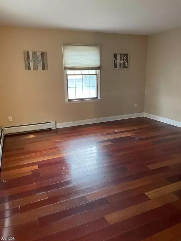 West Milford Twp., NJ 07480,24 Alpine Ln