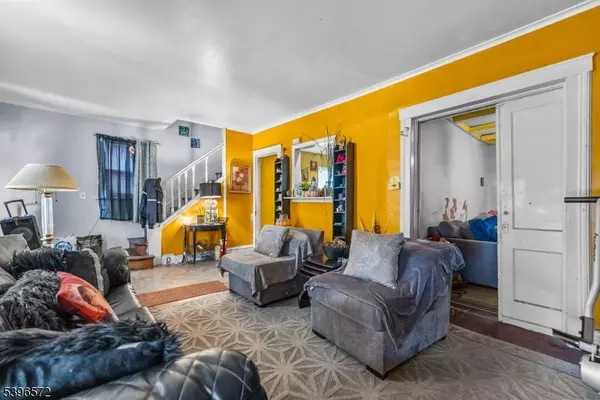 East Orange City, NJ 07017,106 Burchard Ave