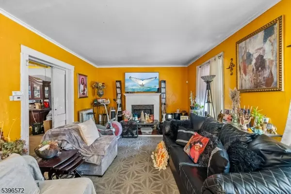 East Orange City, NJ 07017,106 Burchard Ave