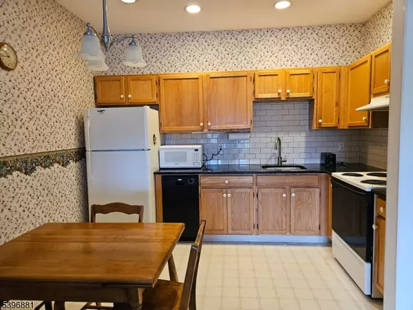 West Milford Twp., NJ 07480,9310 Richmond Rd #310