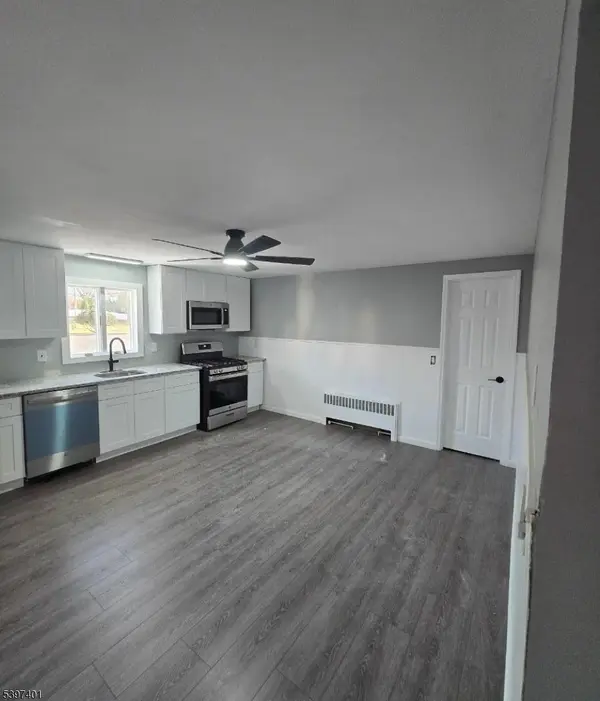 Belleville Twp., NJ 07109,50 Newark Pl #2