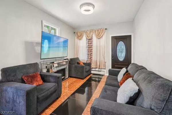 Garfield City, NJ 07026,55 Hobart Pl