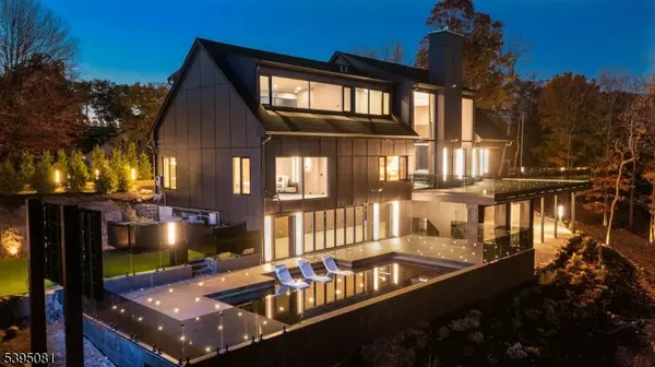 Totowa Boro, NJ 07512,8 Flintlock Ct