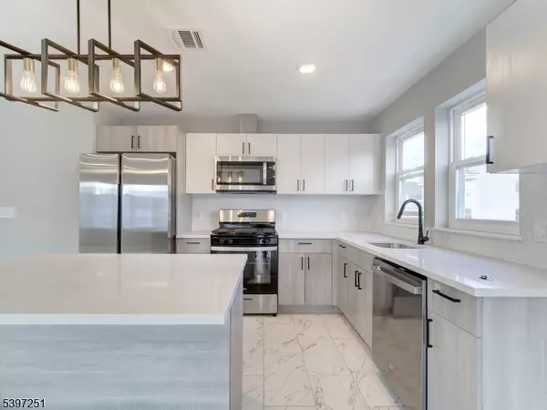 Newark City, NJ 07107,32 N 14Th St Apt 2 #2