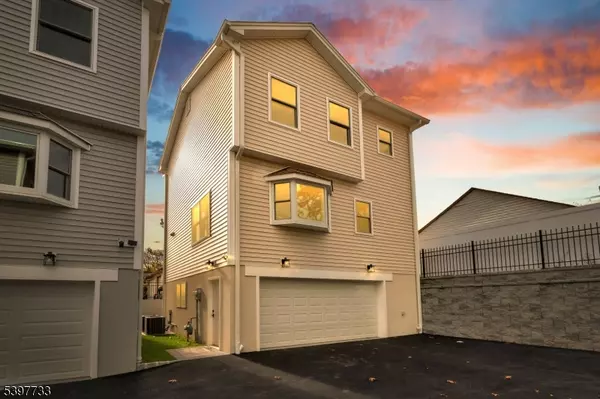 182 25th St, Paterson City, NJ 07514