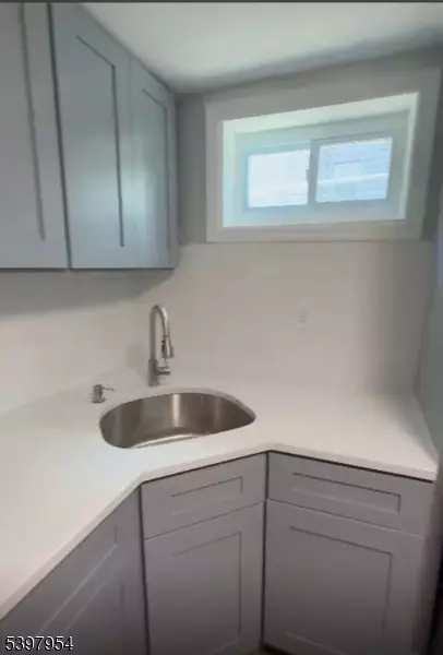 Paterson City, NJ 07501,100 Rosa Parks Blvd #B1B