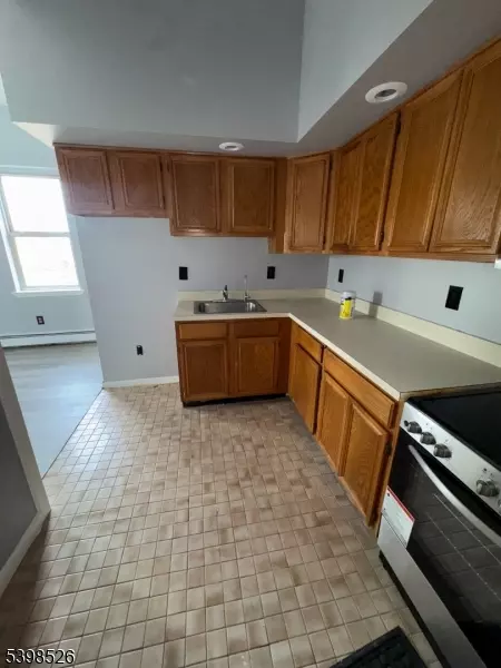 Elizabeth City, NJ 07206,554 1St Ave