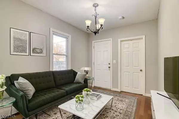 Newark City, NJ 07103,412 S 7Th St