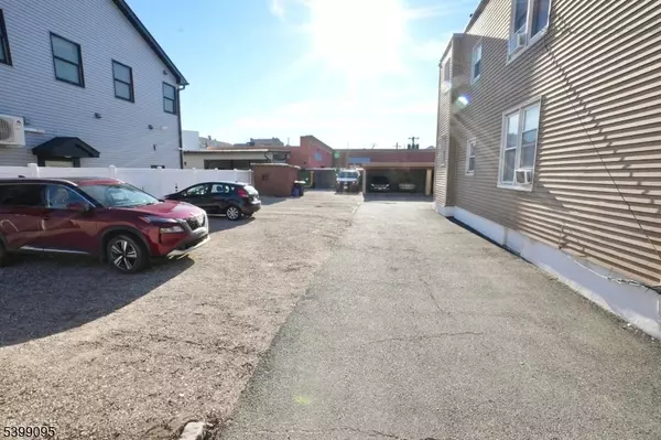 Newark City, NJ 07105,125-129 Malvern St