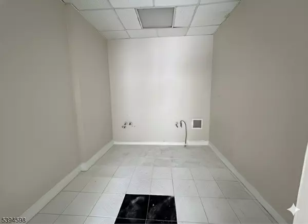 Englewood City, NJ 07631,191 1St St