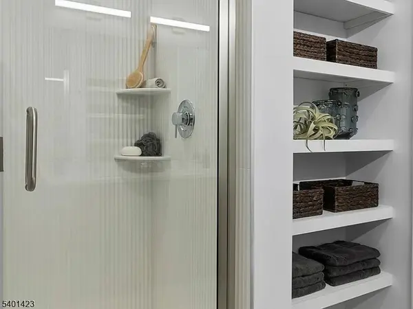 2000 Schindler #B20, South Amboy City, NJ 08879