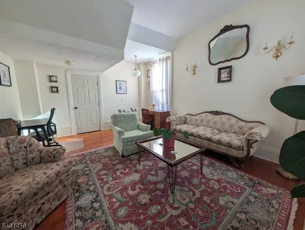 107 Greenwich St, Belvidere Twp., NJ 07823