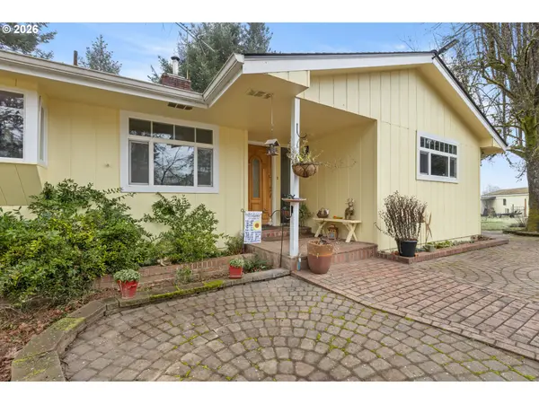 Roseburg, OR 97471,674 YOUNGS LN