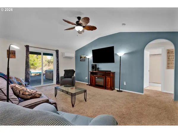 Florence, OR 97439,2 PARK VILLAGE DR