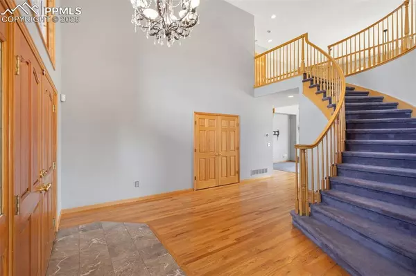 Larkspur, CO 80118,1680 Elk View RD