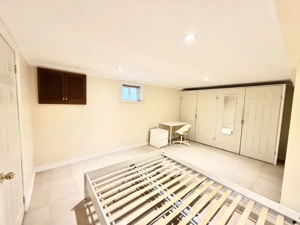 Toronto C07, ON M2M 1J5,176 Patricia AVE #Lower