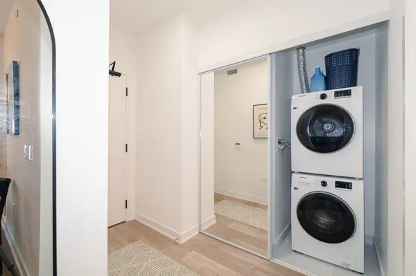 Toronto C08, ON M5B 0C7,100 Dalhousie ST #1802