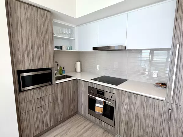 Toronto C08, ON M5E 0G1,55 Cooper ST #3611