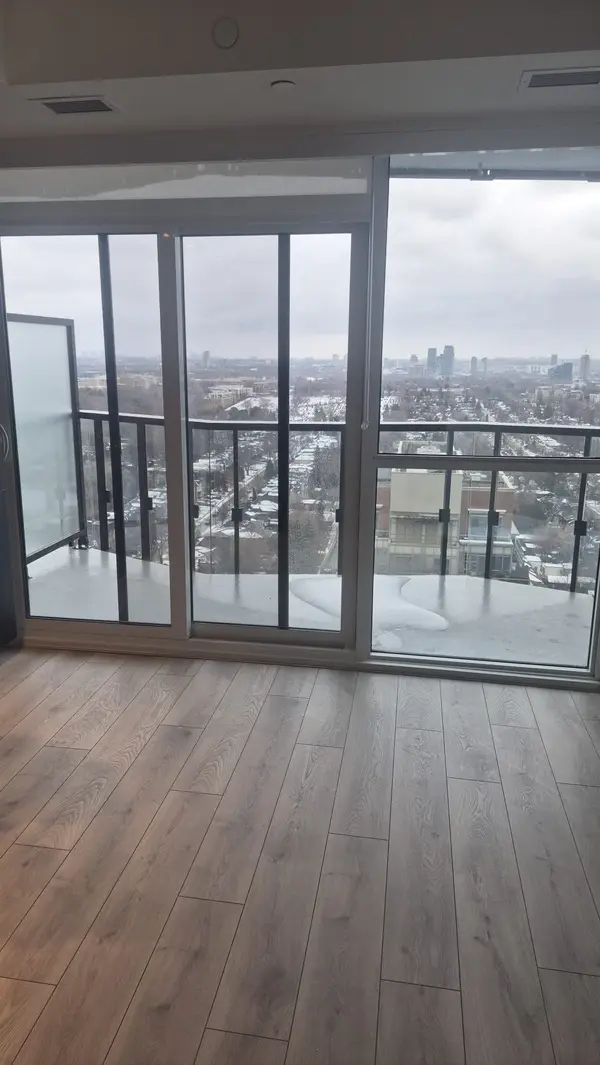 Toronto C10, ON M4P 1V7,120 Broadway AVE N #2103