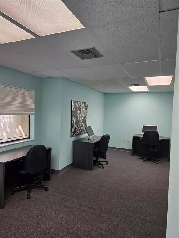 Coral Springs, FL 33071,1700 N University #304