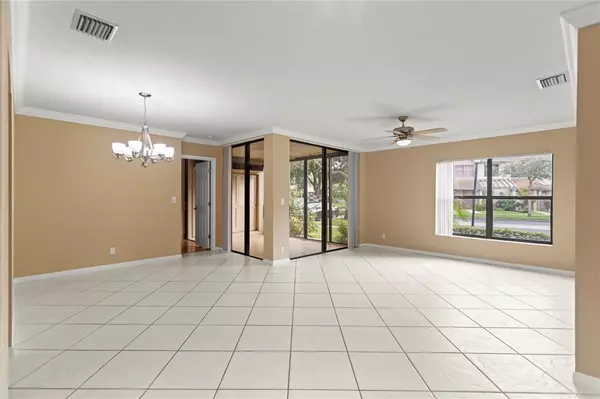 Pompano Beach, FL 33066,4498 Carambola Cir #27303