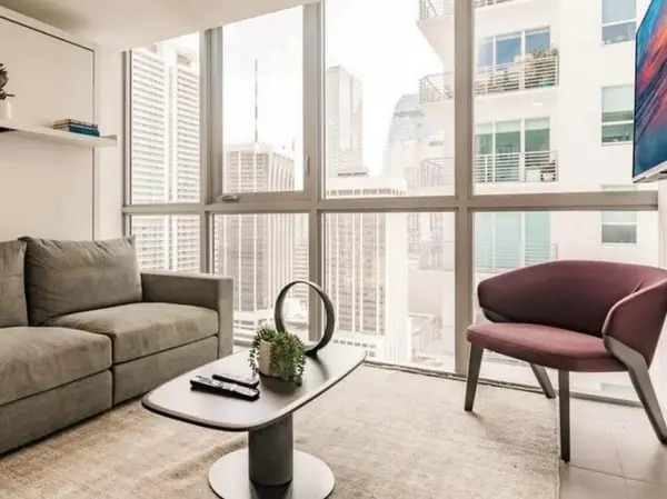 Miami, FL 33132,227 NE 2 nd #2801