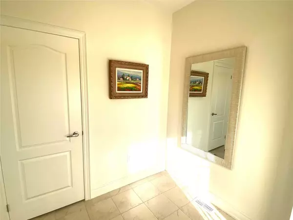 East Gwillimbury, ON L9N 0P1,33 Carratuck ST