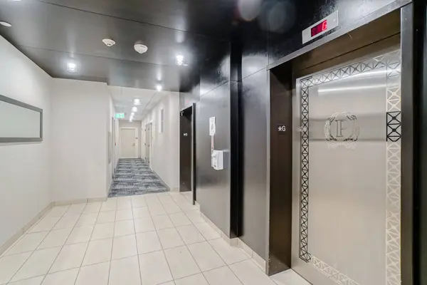 Mississauga, ON L5M 2E3,4677 Glen Erin DR #802