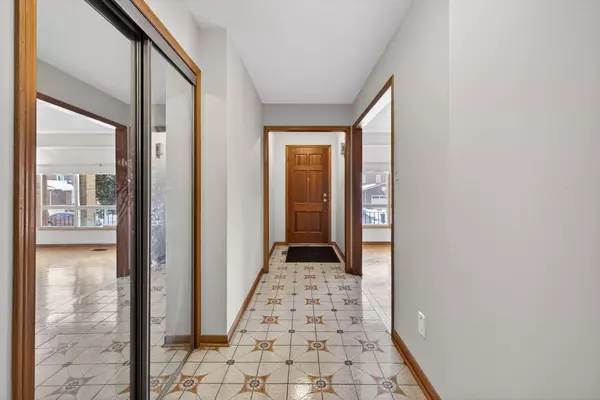 Toronto W10, ON M9V 4W9,74 Minglehaze DR