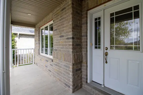 Brockville, ON K6V 7N1,1009 Crestwood DR