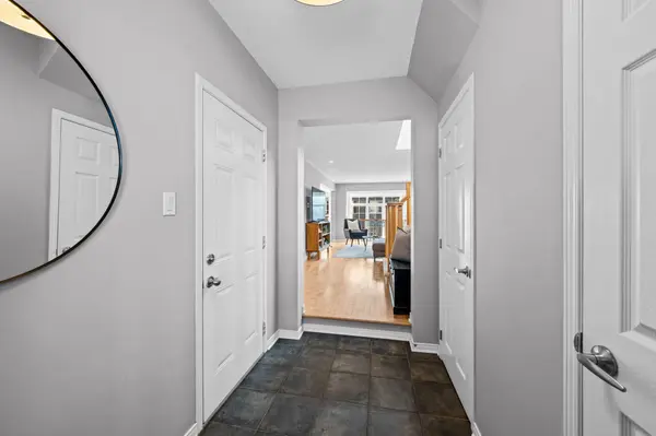 Stittsville - Munster - Richmond, ON K2S 0L3,565 Dalewood CRES