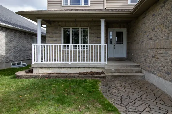 Brockville, ON K6V 7N1,1009 Crestwood DR