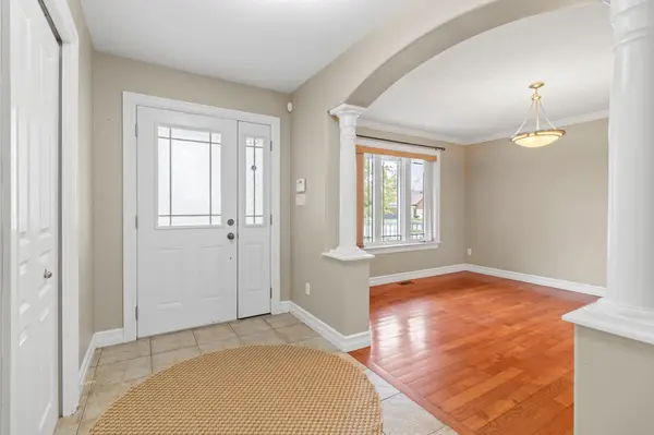 Brockville, ON K6V 7N1,1009 Crestwood DR