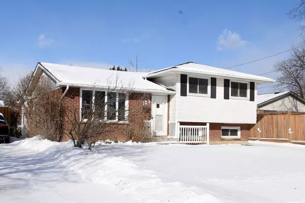 Hamilton, ON L8H 2M6,123 Woodman DR N